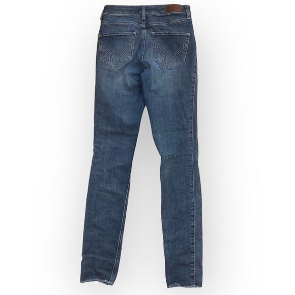Hollister distressed skinny jeans, ladies 3 Ultra High Rise Super Skinny denim - Picture 2 of 6